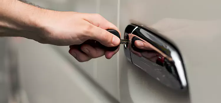 Why Choose Our Auto Locksmith Team in Golden Gate, FL?